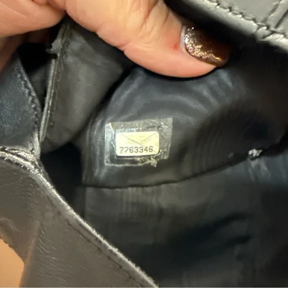 EUC - CHANEL CC Logo Caviar Leather Wallet with COA - Picture 2 of 14